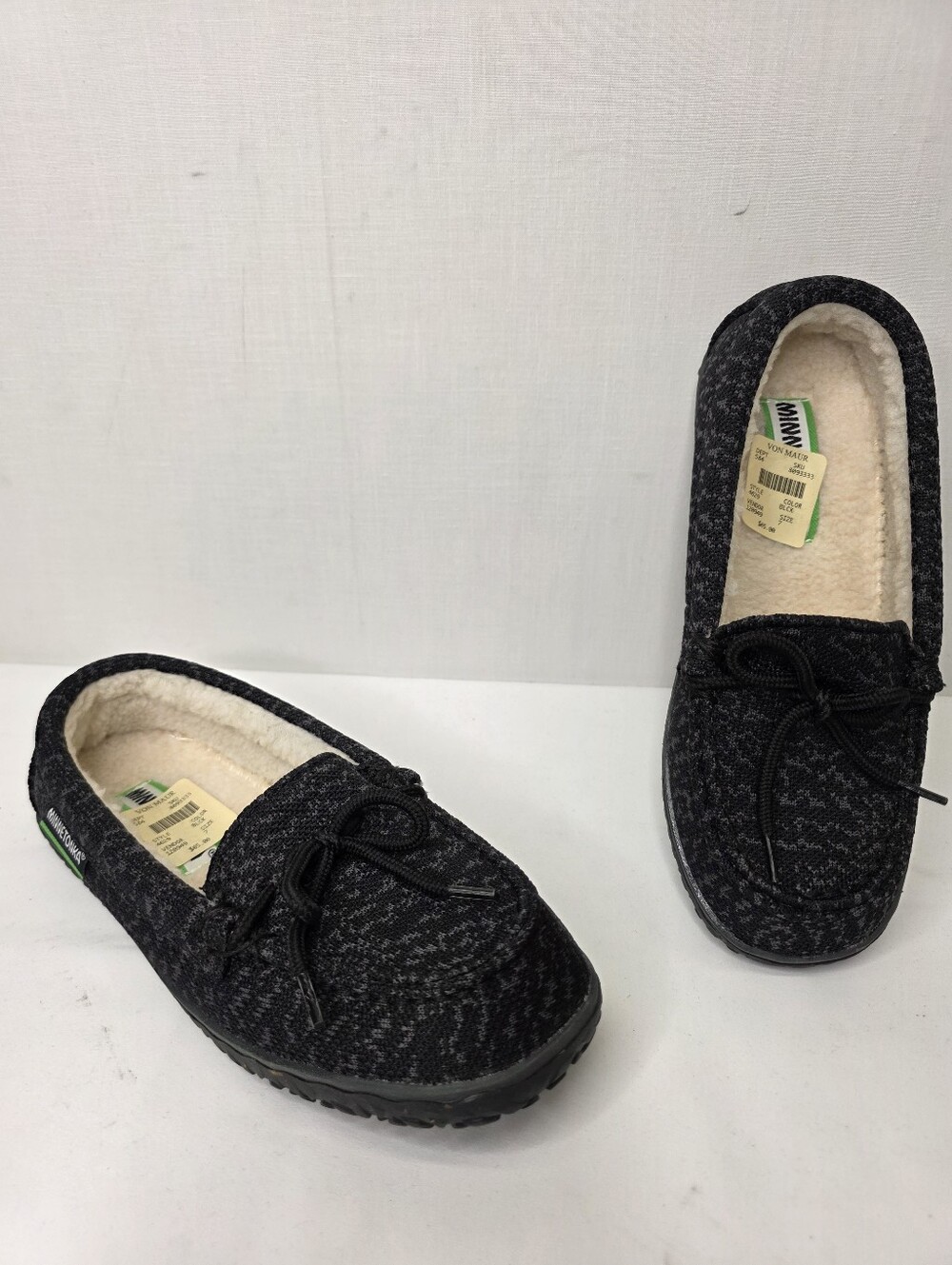 Minnetonka Eco Oak Black Knit Faux Fur Lined Slippers Moccasins NWT Sz 7M